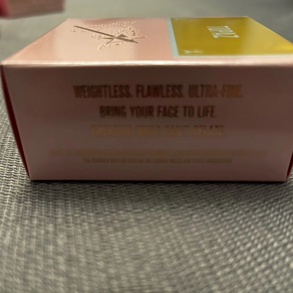 Jeffree Star Magic Star Luminous Setting Powder in Shade Topaz New in Box